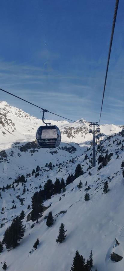 Appartements 3 Vallees, Piscine Et Sauna Orelle Zewnętrze zdjęcie
